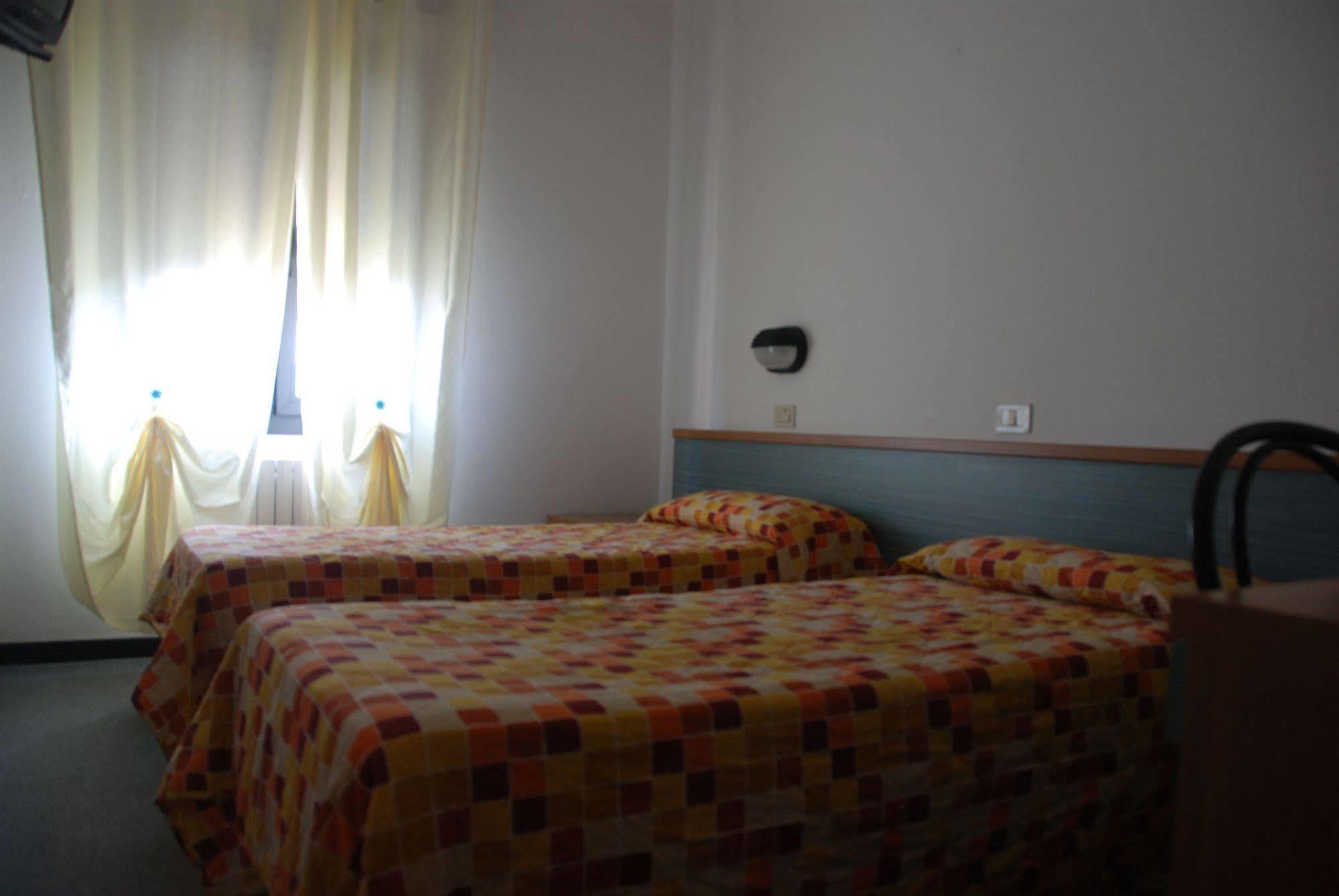 Hotel Olivi Salo Bagian luar foto