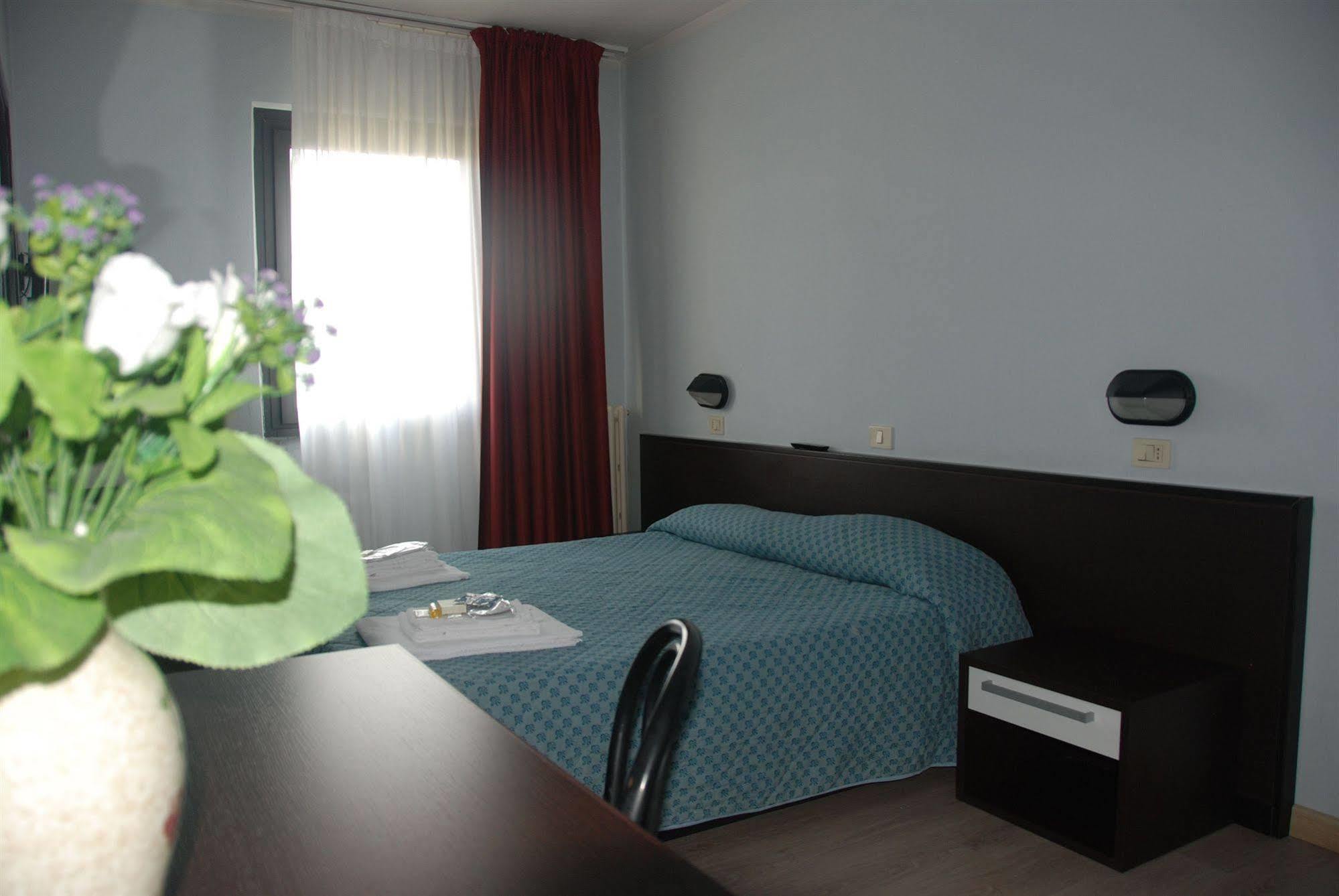 Hotel Olivi Salo Bagian luar foto
