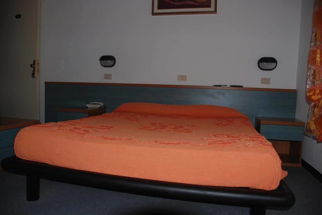 Hotel Olivi Salo Bagian luar foto