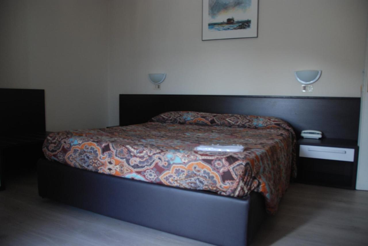 Hotel Olivi Salo Bagian luar foto